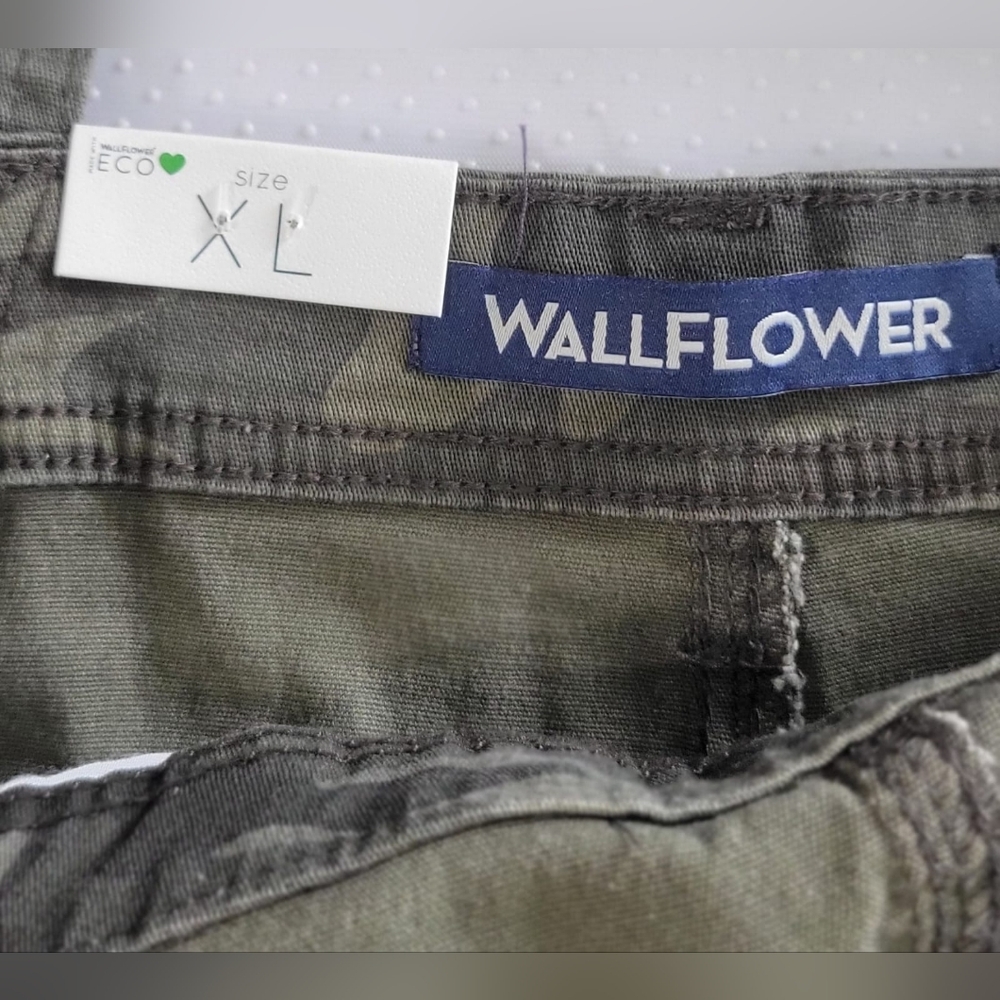 wallflower Jumpsuits Juniors style wfn11244-z748-r752 color camo Size XL 8.5 - Picture 8 of 10